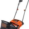 Black & Decker BLACK+DECKER GD300-QS Verticuteermachine - 600W - 30cm - Incl. 30 Liter Opvangbak 1 Black & Decker BLACK+DECKER GD300-QS Verticuteermachine - 600W - 30cm - Incl. 30 Liter Opvangbak -Tuingereedschaps Winkel 1047x1200