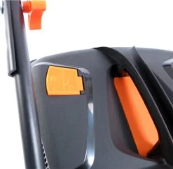 FUXTEC Grasmaaier Benzine - 46cm - Zelfrijdend / Zelftrekkend / Achterwielaandrijving - Mulchfunctie - Opvangbak 50L - FX-RM4646 19 FUXTEC Grasmaaier Benzine - 46cm - Zelfrijdend / Zelftrekkend / Achterwielaandrijving - Mulchfunctie - Opvangbak 50L - FX-RM4646 -Tuingereedschaps Winkel 1200x1171 1