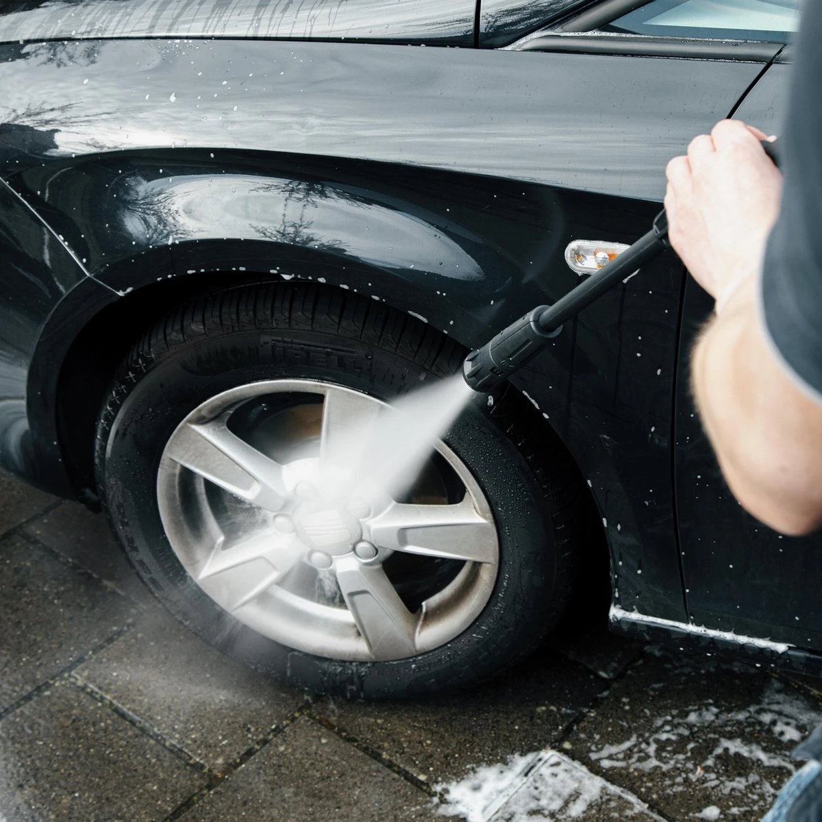 VONROC Hogedrukreiniger V18-2 1800W – 140 Bar – 420 L/h – Incl. 8m Slang, Geïntegreerde Reinigingsmiddelen Tank, Terrasreiniger, Spuitstukken En Accessoires 9 VONROC Hogedrukreiniger V18-2 1800W – 140 Bar – 420 L/h – Incl. 8m Slang, Geïntegreerde Reinigingsmiddelen Tank, Terrasreiniger, Spuitstukken En Accessoires - Afbeelding 7