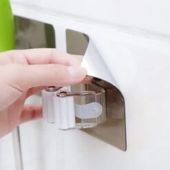 Bezem Houder - Zelfklevend - Zilverkleurig -Tuingereedschaps Winkel 1200x1200 480