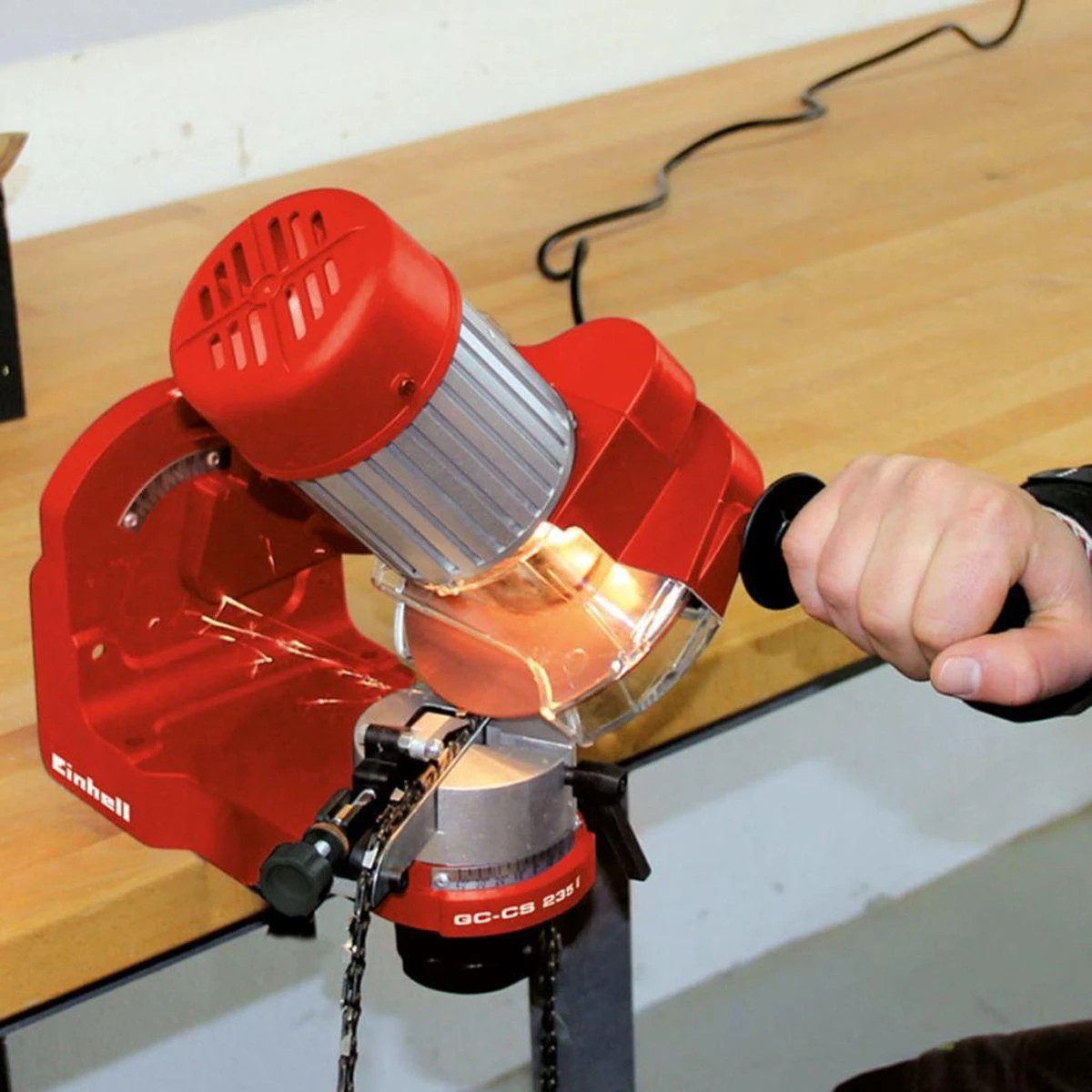 Einhell Kettingslijper GC-CS 235 E (235 W - 3.000 /min - Kettingspanner - Slijpschijf - Verlichting - Draaibare Slijpkop - Dieptebegrenzer) Slijpkop - Dieptebegrenzer) 13 Einhell Kettingslijper GC-CS 235 E (235 W - 3.000 /min - Kettingspanner - Slijpschijf - Verlichting - Draaibare Slijpkop - Dieptebegrenzer) Slijpkop - Dieptebegrenzer) - Afbeelding 11