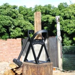 Lighted Lifestyle™| Houtklover Voor Aanmaakhout Incl. Kloofhamer - Houtsplijter - Houtkliever - Snel Haardhout - Gietijzer - Incl. Schroeven -Tuingereedschaps Winkel 1200x1200 791