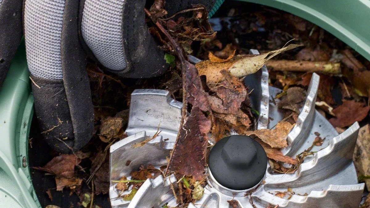 Bosch UniversalGardenTidy 2300 Bladblazer - Op Snoer - 2300 W 10 Bosch UniversalGardenTidy 2300 Bladblazer - Op Snoer - 2300 W - Afbeelding 8