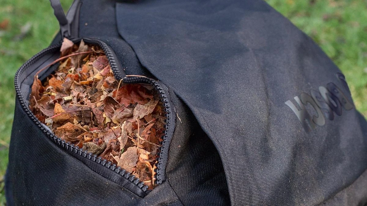 Bosch UniversalGardenTidy 2300 Bladblazer - Op Snoer - 2300 W 13 Bosch UniversalGardenTidy 2300 Bladblazer - Op Snoer - 2300 W - Afbeelding 11