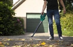 VONROC Accu Bladblazer – VPower 20V – 2 Standen – Max. Blaassnelheid 190km/u – Incl. Accu En Oplader -Tuingereedschaps Winkel 1200x778