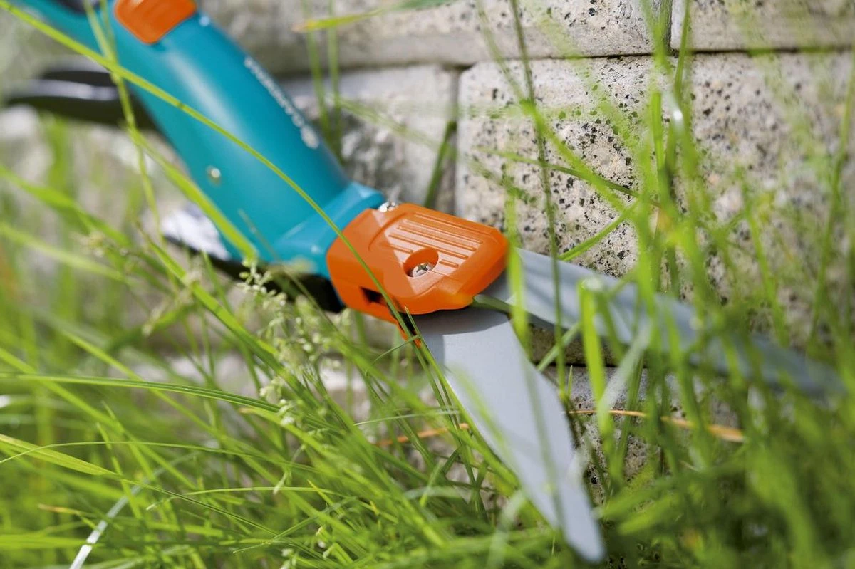 GARDENA Comfort Grasschaar - 360° Draaibaar - Antikleef Coating - Golfsnede 8 GARDENA Comfort Grasschaar - 360° Draaibaar - Antikleef Coating - Golfsnede - Afbeelding 6