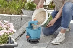 GARDENA - Handstrooier M - Strooikar- 100m2 - 1.8 Liter -Tuingereedschaps Winkel 1200x799 136