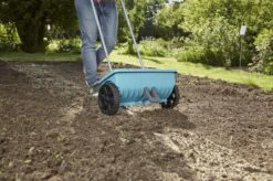 GARDENA - Strooiwagen L - Strooikar - 400m2 - 12.5 Liter -Tuingereedschaps Winkel 1200x799 139