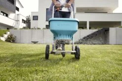 GARDENA Strooiwagen XL Strooikar - 800m2 - 18 Liter 13 GARDENA Strooiwagen XL Strooikar - 800m2 - 18 Liter -Tuingereedschaps Winkel 1200x799 143