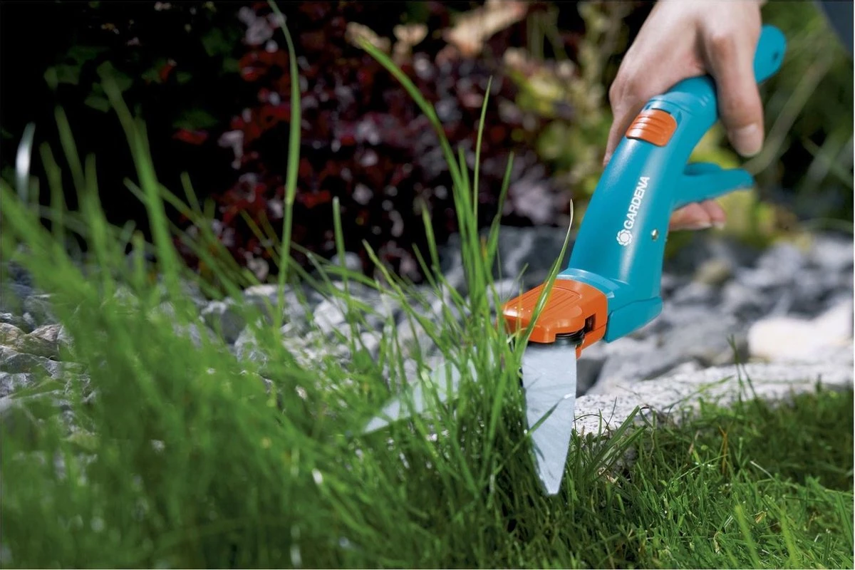 GARDENA Classic Grasschaar - Draaibaar 360° 4 GARDENA Classic Grasschaar - Draaibaar 360° - Afbeelding 2