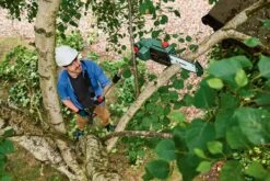 Bosch UniversalHedgePole 18 Heggenschaar Op Steel - Met 18 V Accu En Lader -Tuingereedschaps Winkel 1200x800 139