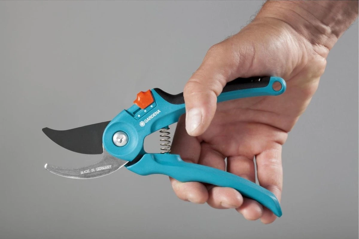 GARDENA - Classic B/S-M Bypass Snoeischaar - Ø 22mm - 25 Jaar Garantie 7 GARDENA - Classic B/S-M Bypass Snoeischaar - Ø 22mm - 25 Jaar Garantie - Afbeelding 5