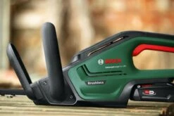 Bosch UniversalHedgeCut 18-50 Heggenschaar - Met 18 V Accu En Lader 16 Bosch UniversalHedgeCut 18-50 Heggenschaar - Met 18 V Accu En Lader -Tuingereedschaps Winkel 1200x800 176