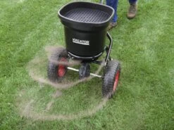 Kreator KRTGR9005 Strooiwagen - 300 Tot 370 Cm Strooibreedte - 23 Liter -Tuingereedschaps Winkel 1200x900 55