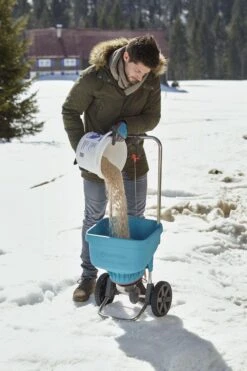 GARDENA Strooiwagen XL Strooikar - 800m2 - 18 Liter 15 GARDENA Strooiwagen XL Strooikar - 800m2 - 18 Liter -Tuingereedschaps Winkel 799x1200 57