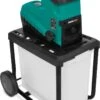 VONROC Stille Hakselaar/Shredder 2800W – Voor Takken Tot Ø45mm – Incl. 60L Opvangbak & Duwstok 1 VONROC Stille Hakselaar/Shredder 2800W – Voor Takken Tot Ø45mm – Incl. 60L Opvangbak & Duwstok -Tuingereedschaps Winkel 800x1200