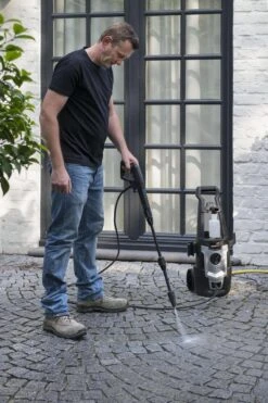 Powerplus POWXG90405 Hogedrukreiniger - 1400W - Max. 110 Bar - 390 L/h - Incl. 5m Slang En Accessoires - Excl. Terrasreiniger - Reiniger Voor Auto, Fiets En Meubelen 22 Powerplus POWXG90405 Hogedrukreiniger - 1400W - Max. 110 Bar - 390 L/h - Incl. 5m Slang En Accessoires - Excl. Terrasreiniger - Reiniger Voor Auto, Fiets En Meubelen -Tuingereedschaps Winkel 800x1200 22